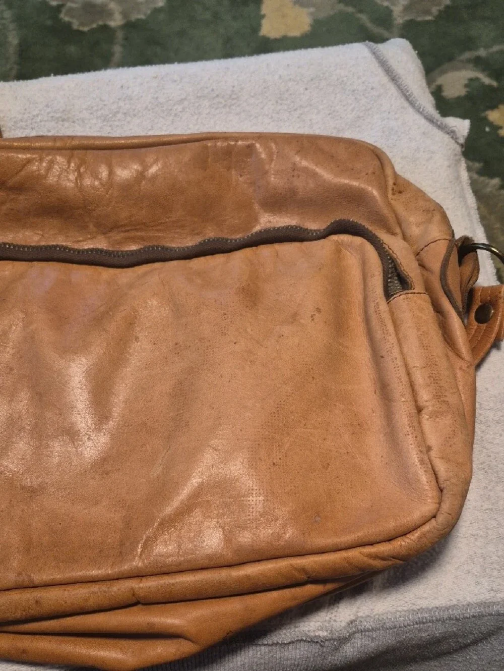 Classic Tan Leather Messenger Bag with Front Zip Pocket